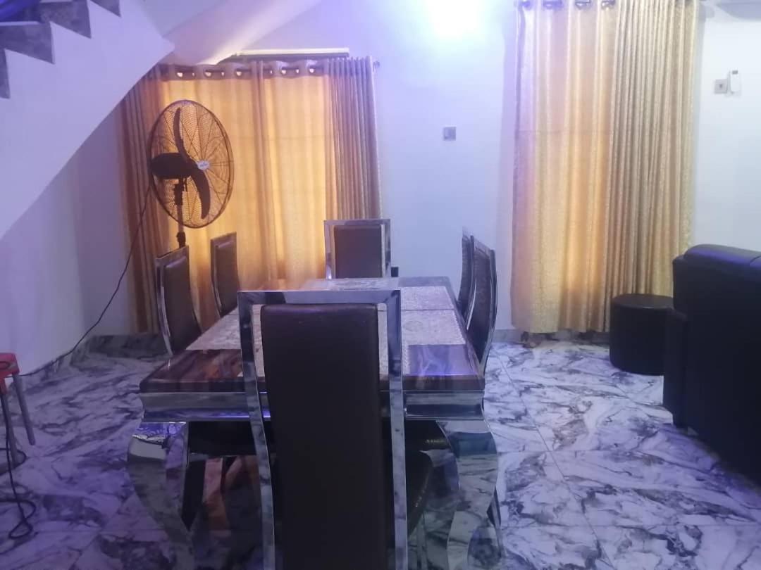 Appartamento Saint Kingsley Ibadan Esterno foto